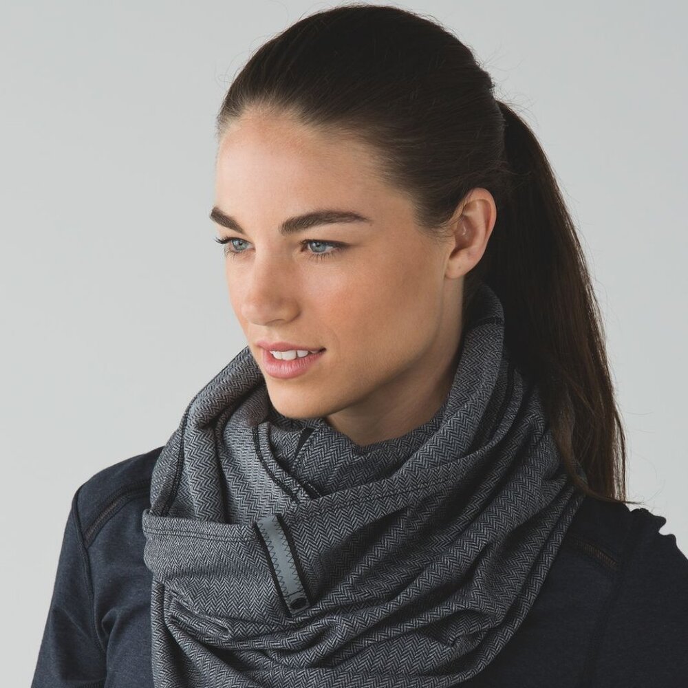 Lululemon Heathered Herringbone Heathered Slate Black Vinyasa Scarf